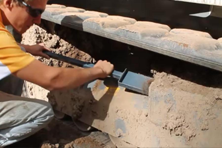 Quick-E-Track Cleaner